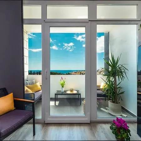 Apartment Leda *