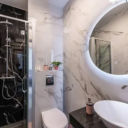 Leda Apartment
