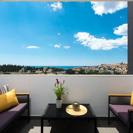 Leda Apartment *